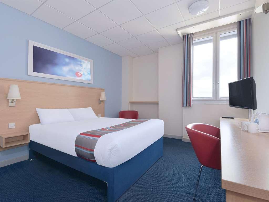 Travelodge Birmingham Sutton Coldfield Room photo