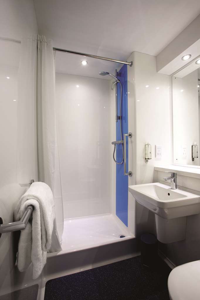 Travelodge Birmingham Sutton Coldfield Room photo